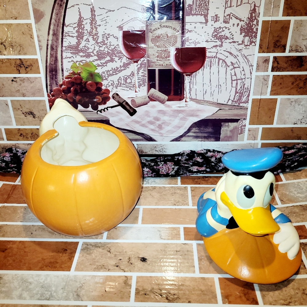 Vintage donald duck cookie jar with pumpkin disney